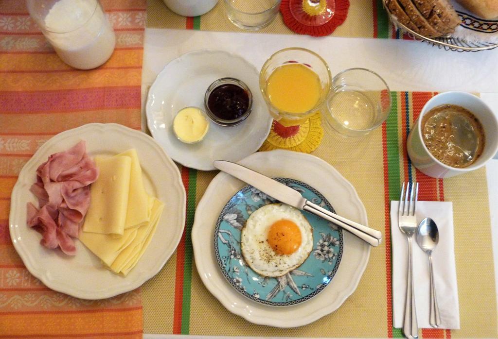 Family Hotel Okor Экстерьер фото
